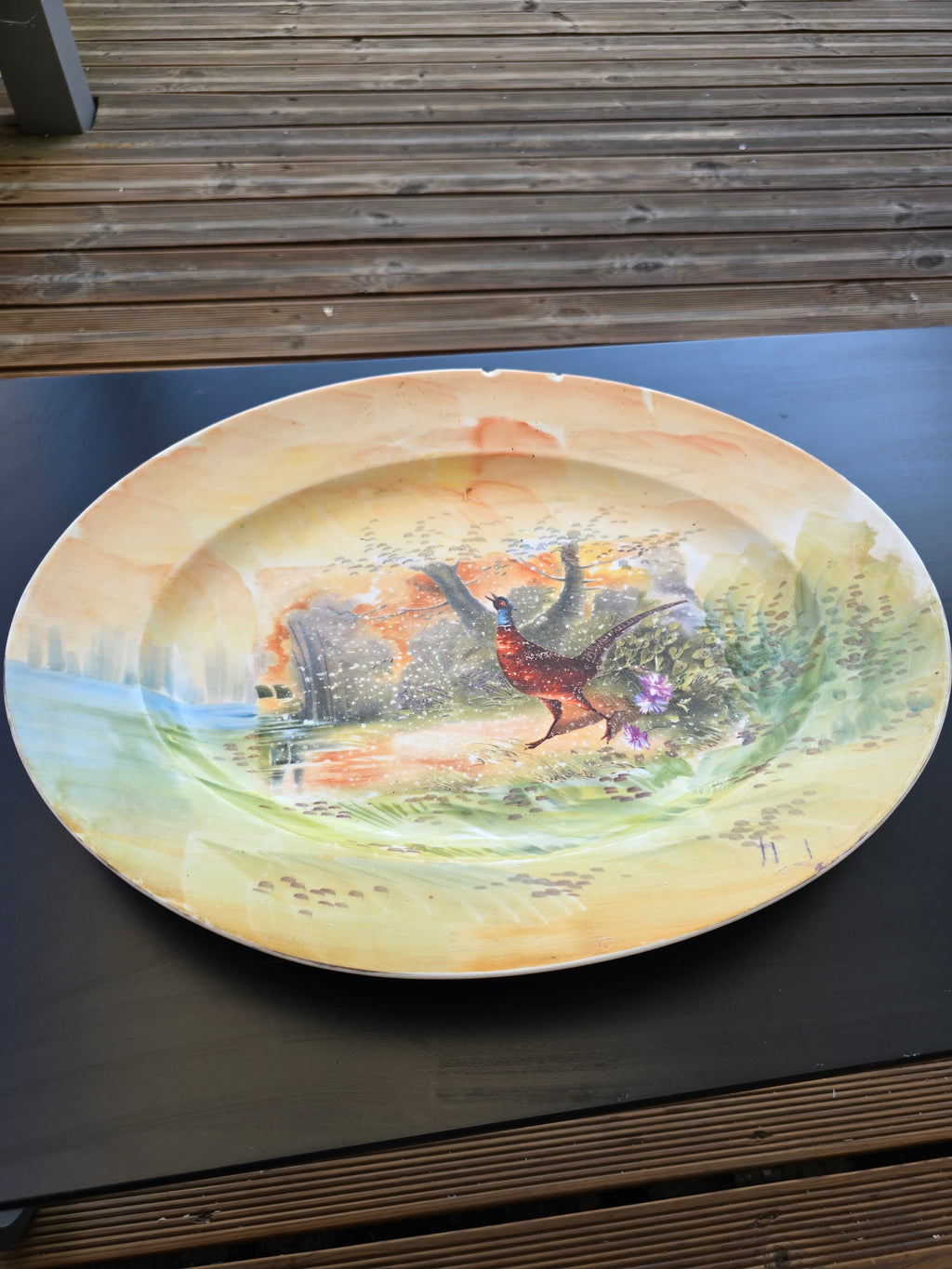 Grand plat creux en porcelaine