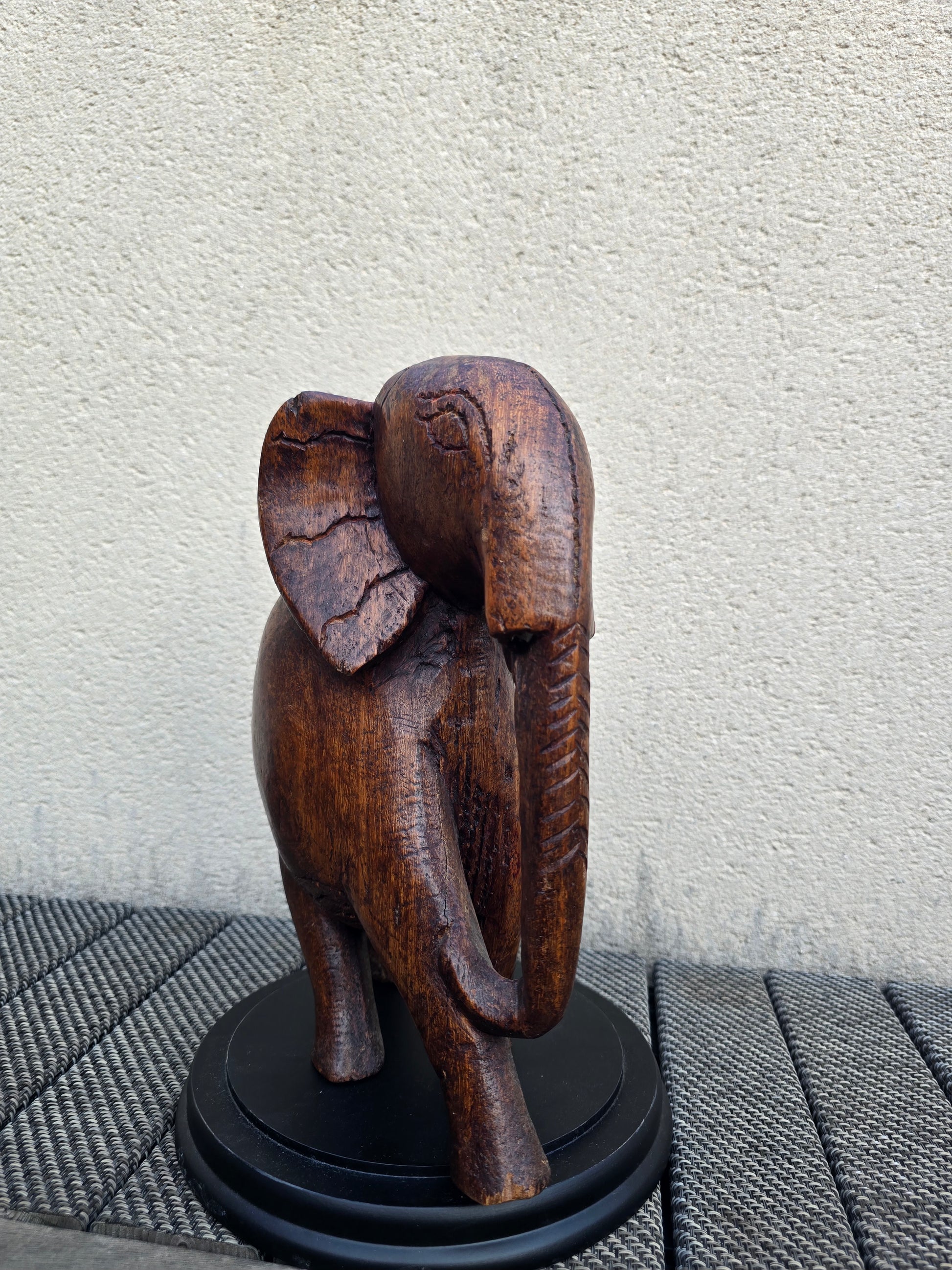 Sculpture en bois représentant un éléphant