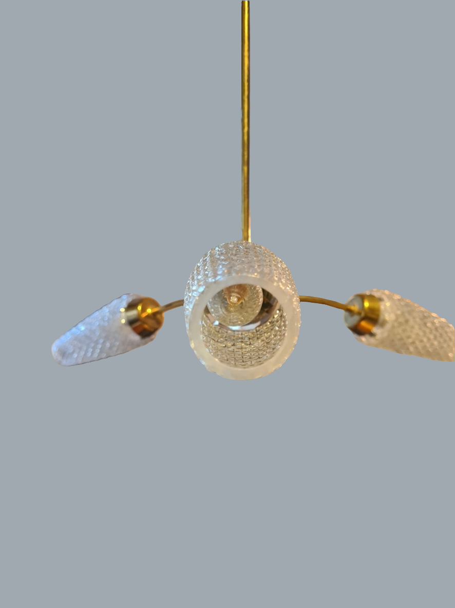 Lustre trois branches, laiton et globes en verre, années 50-70