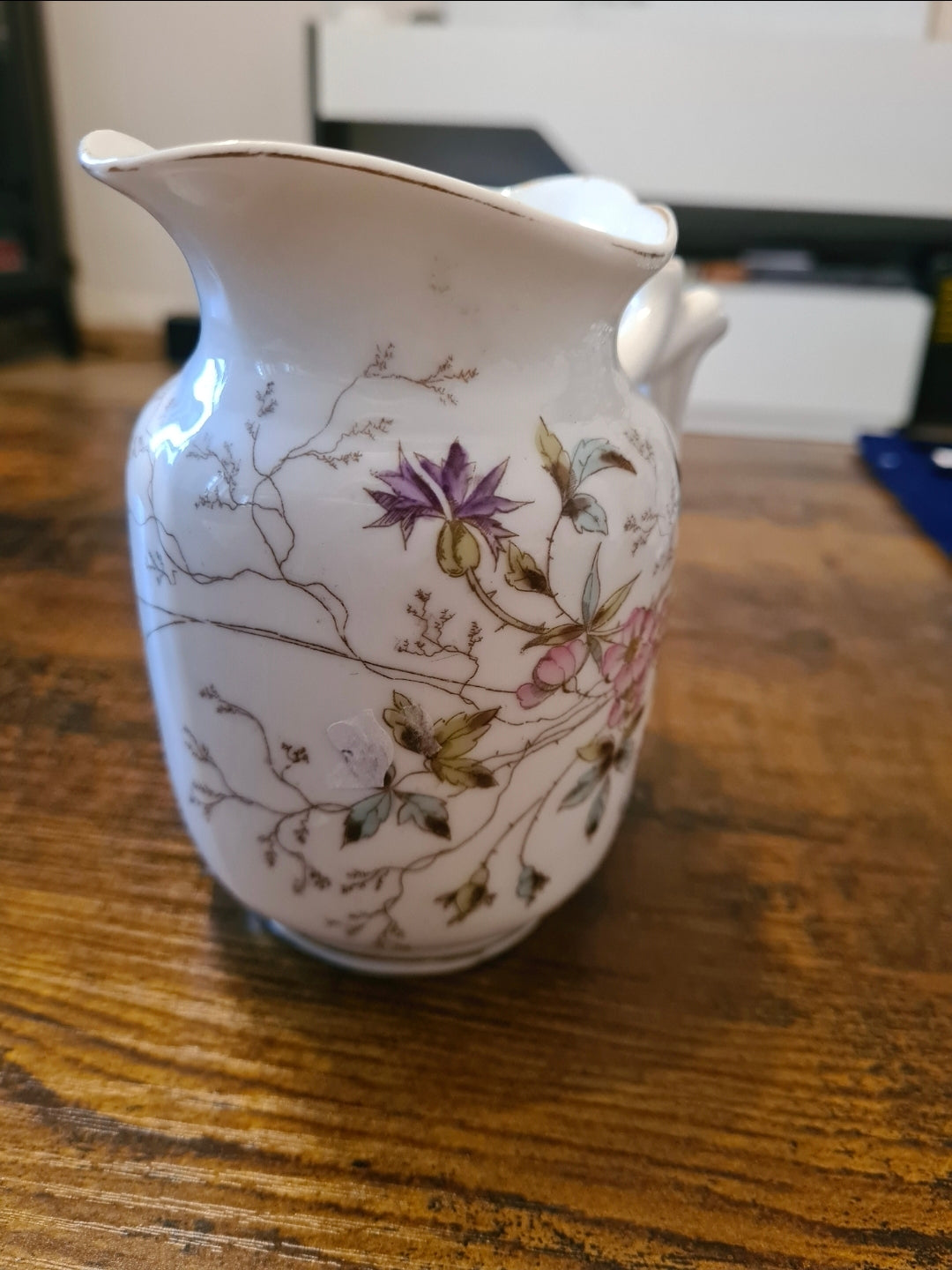 Pot à lait en porcelaine fleurie