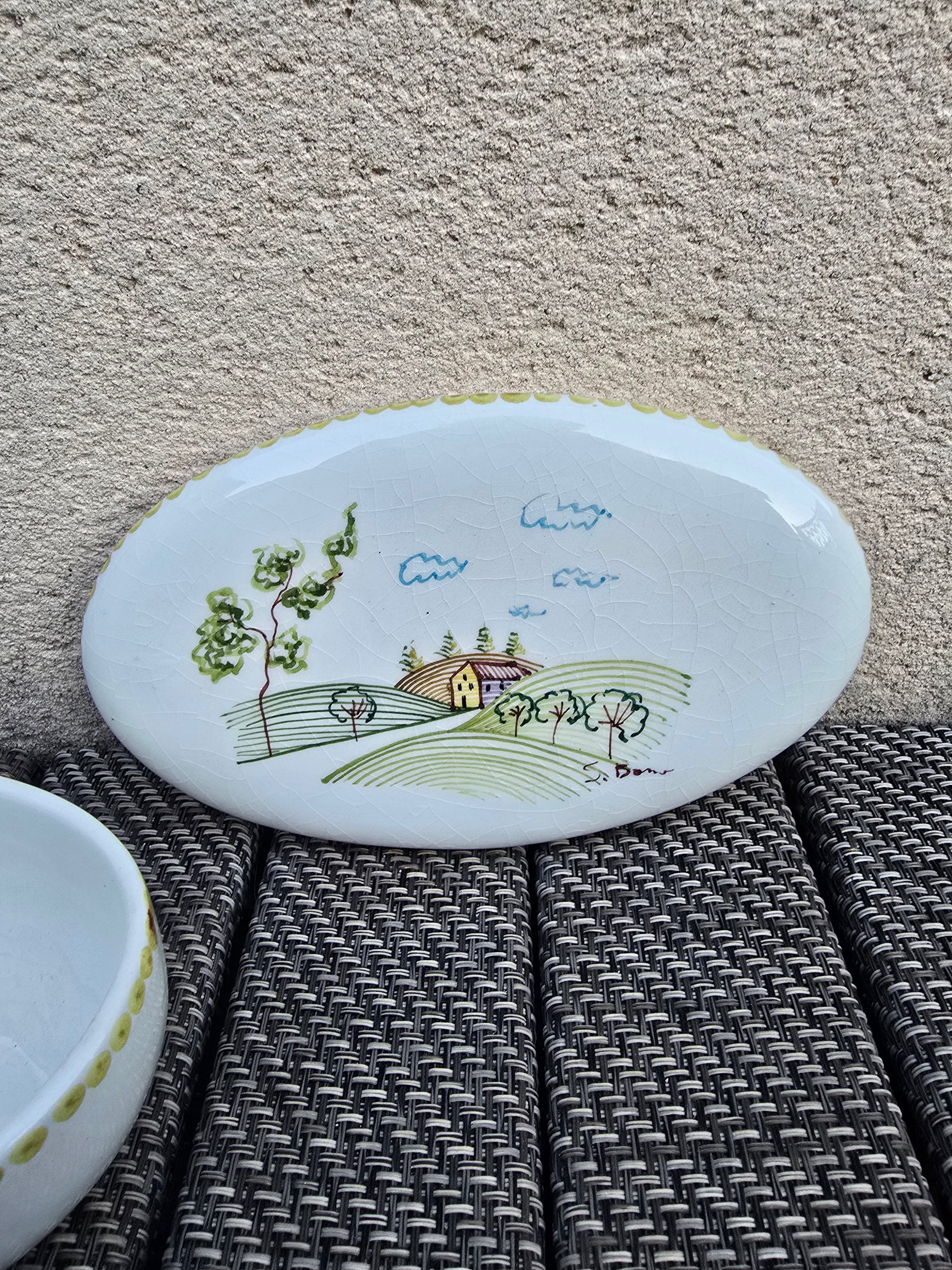 Petite boite en céramique signé S.Bons