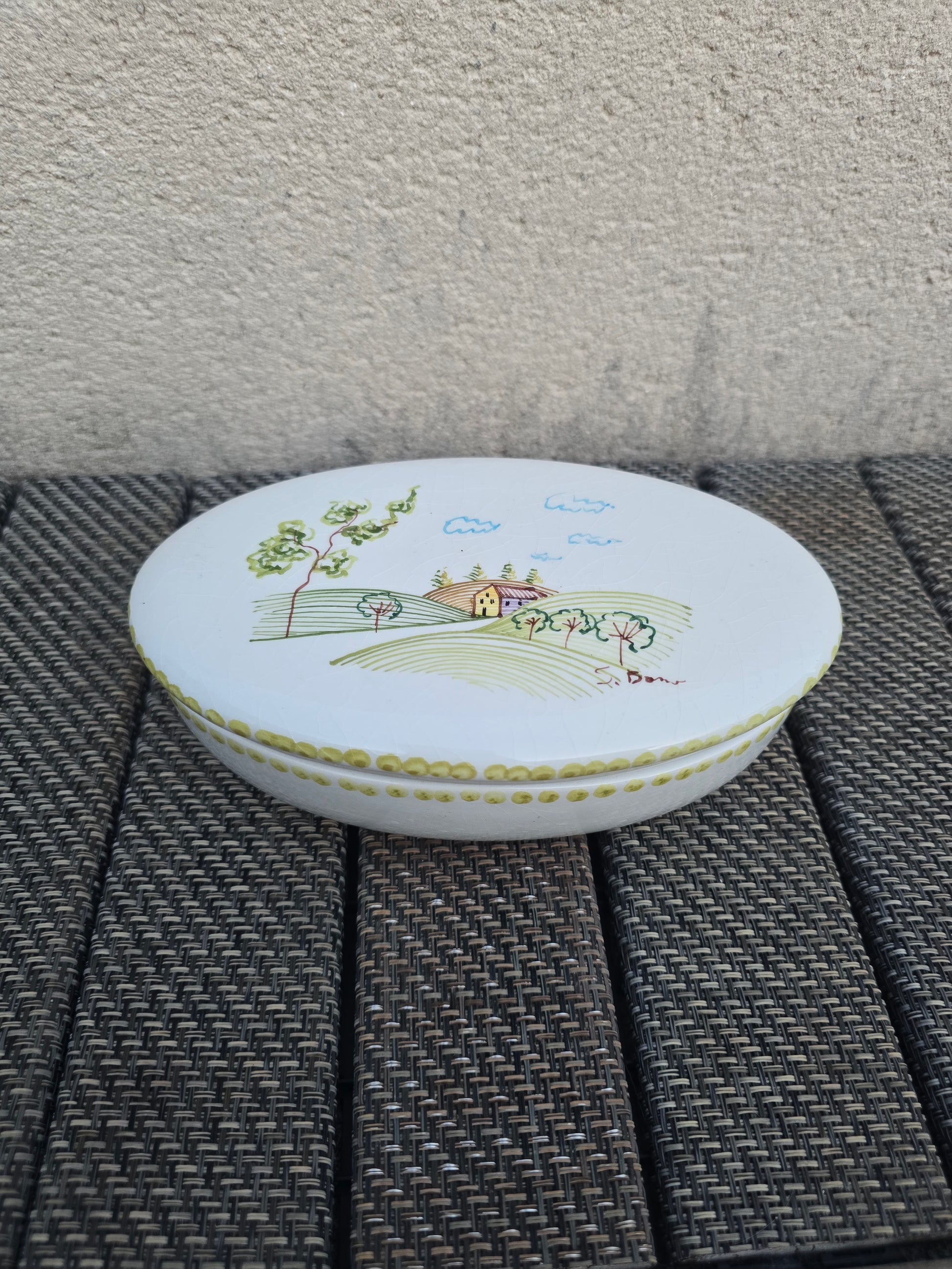 Petite boite en céramique signé S.Bons