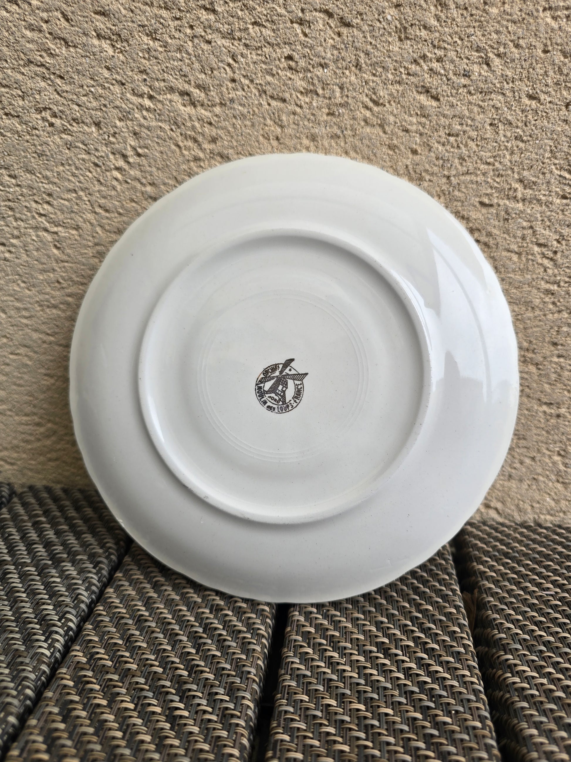 Assiettes de collection représentation d'anciennes voitures
