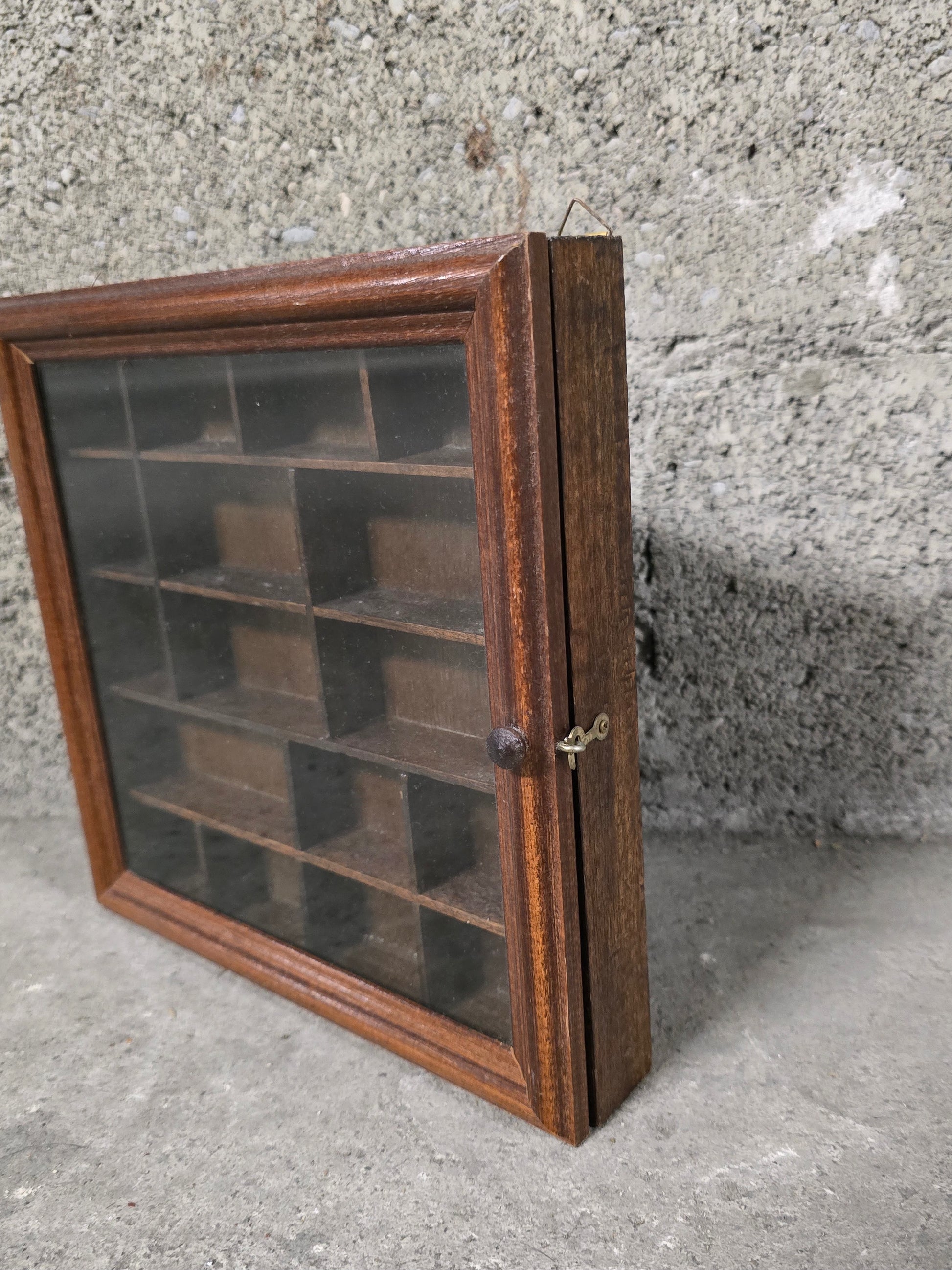Vitrine ancienne en bois