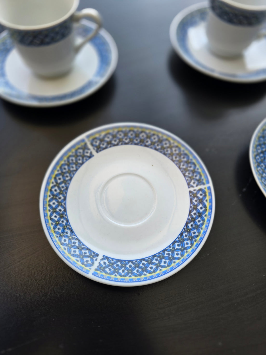 Service en fine porcelaine