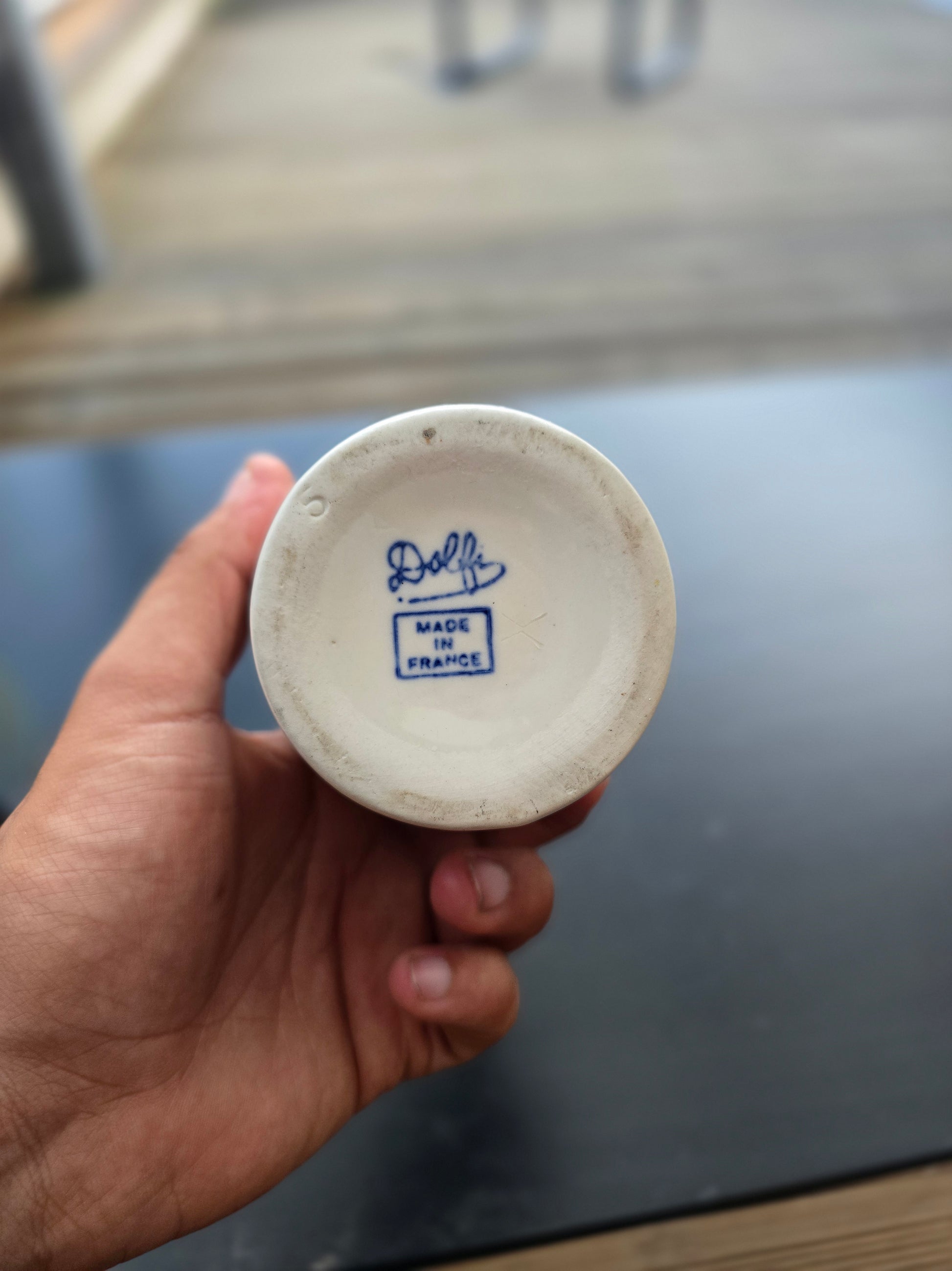 Bouteille en céramique signé Dolfi