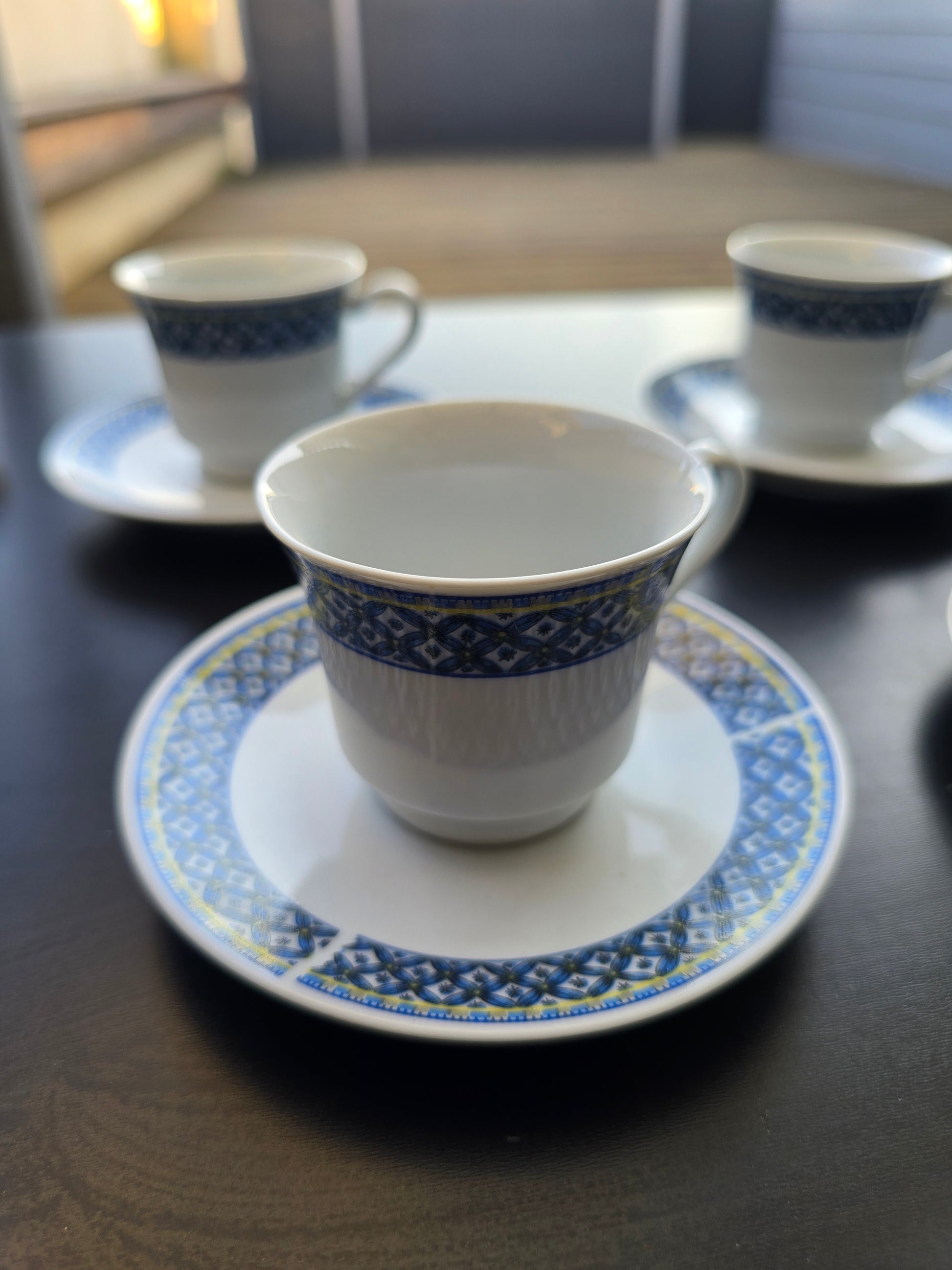 Service en fine porcelaine
