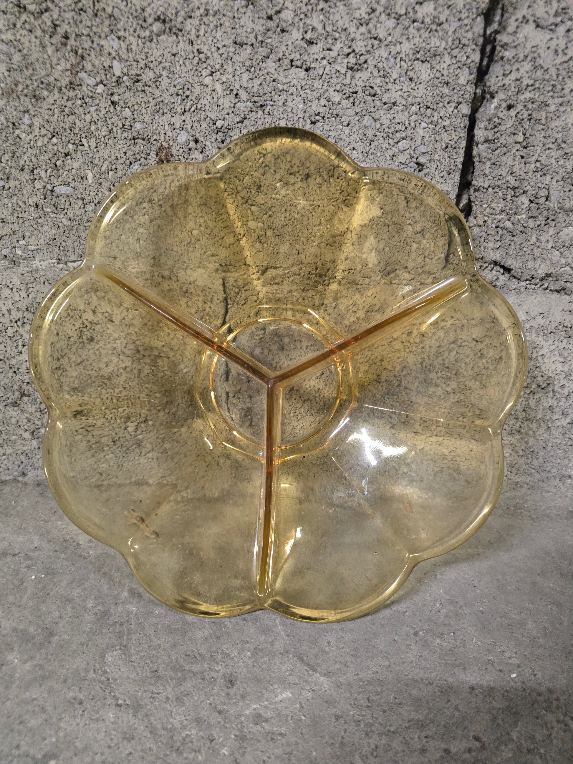 Plat décoratif en ambre