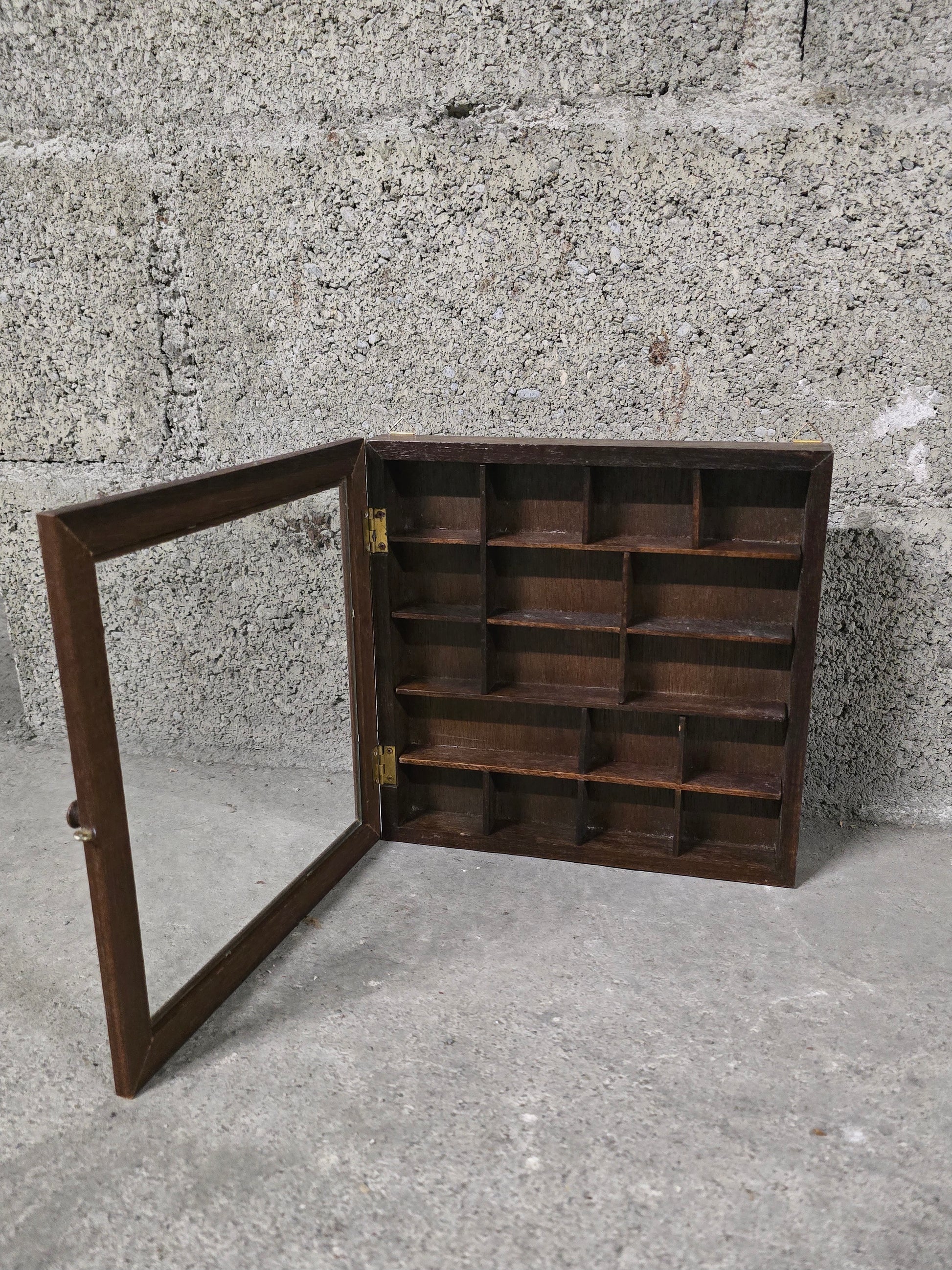 Vitrine ancienne en bois